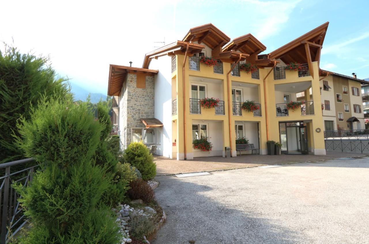 Hotel Garni Sottobosco Dimaro Exterior foto