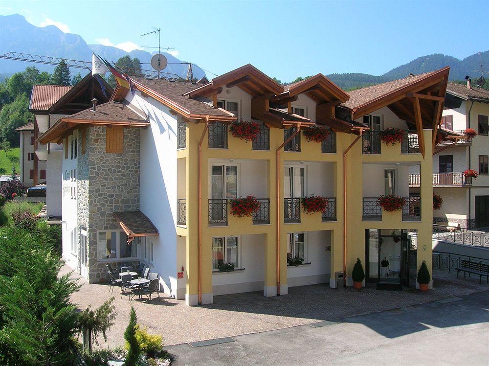 Hotel Garni Sottobosco Dimaro Exterior foto
