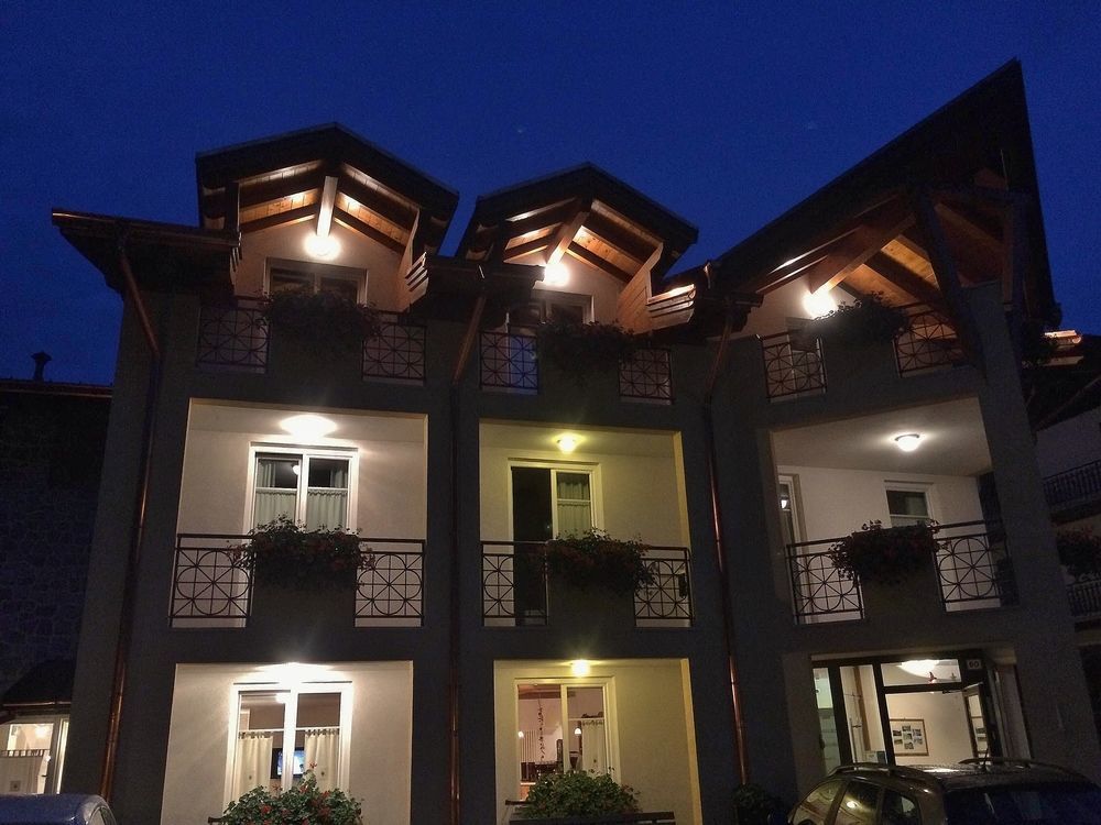 Hotel Garni Sottobosco Dimaro Exterior foto