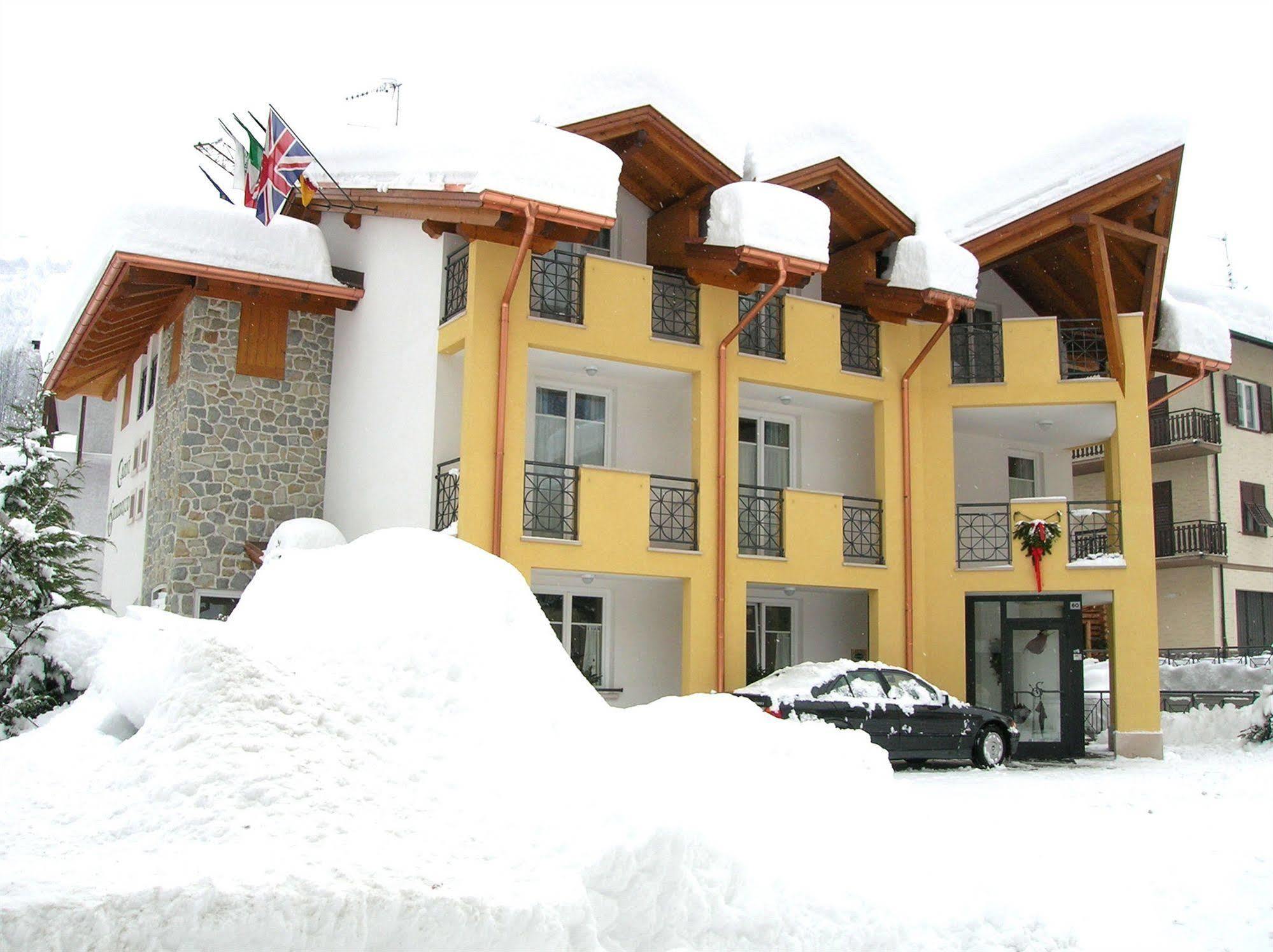 Hotel Garni Sottobosco Dimaro Exterior foto
